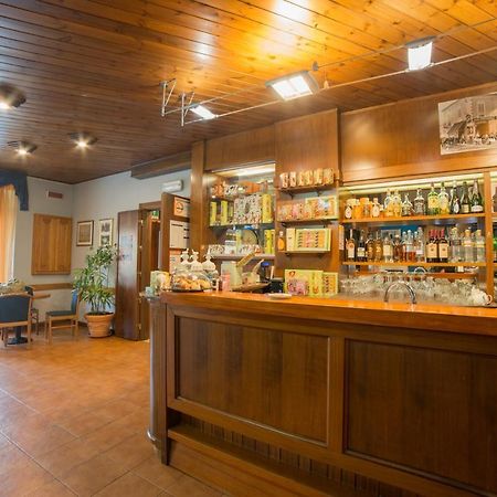 Hotel Appennino 菲乌马尔博 外观 照片