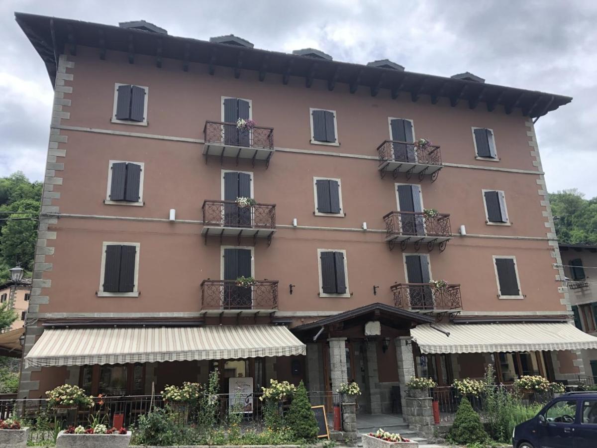 Hotel Appennino 菲乌马尔博 外观 照片