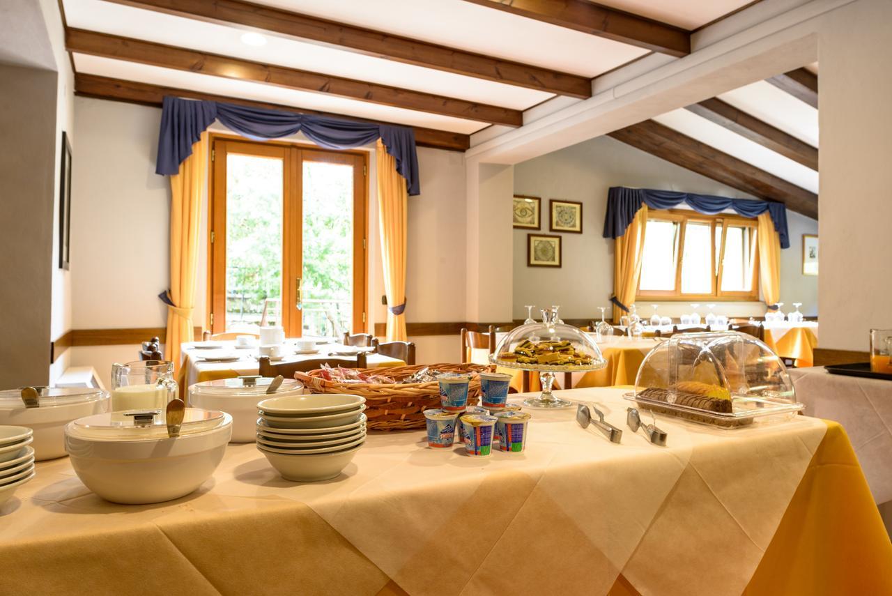 Hotel Appennino 菲乌马尔博 外观 照片