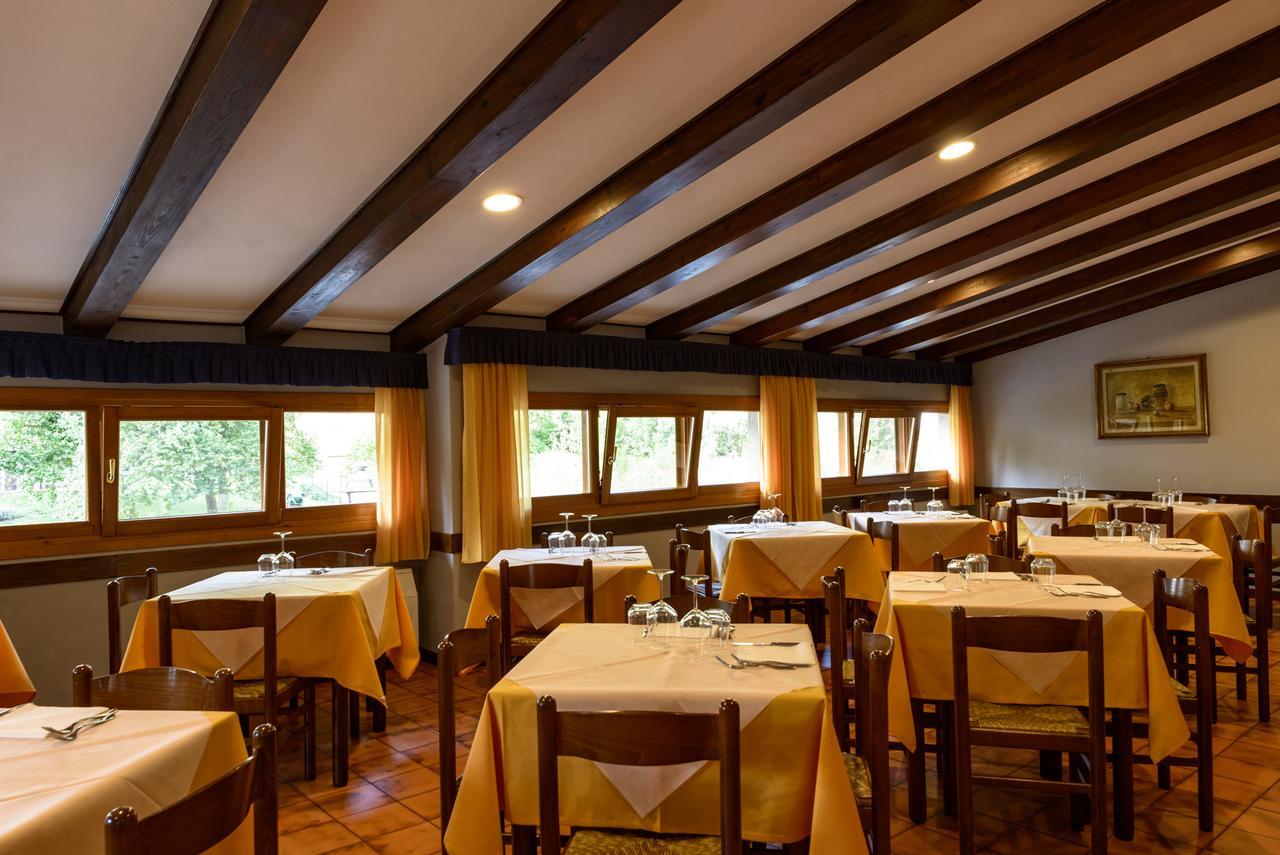 Hotel Appennino 菲乌马尔博 外观 照片