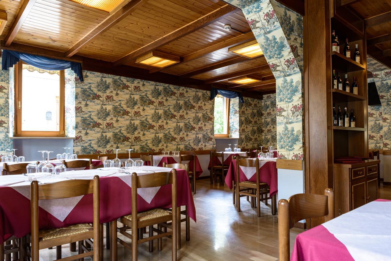 Hotel Appennino 菲乌马尔博 外观 照片