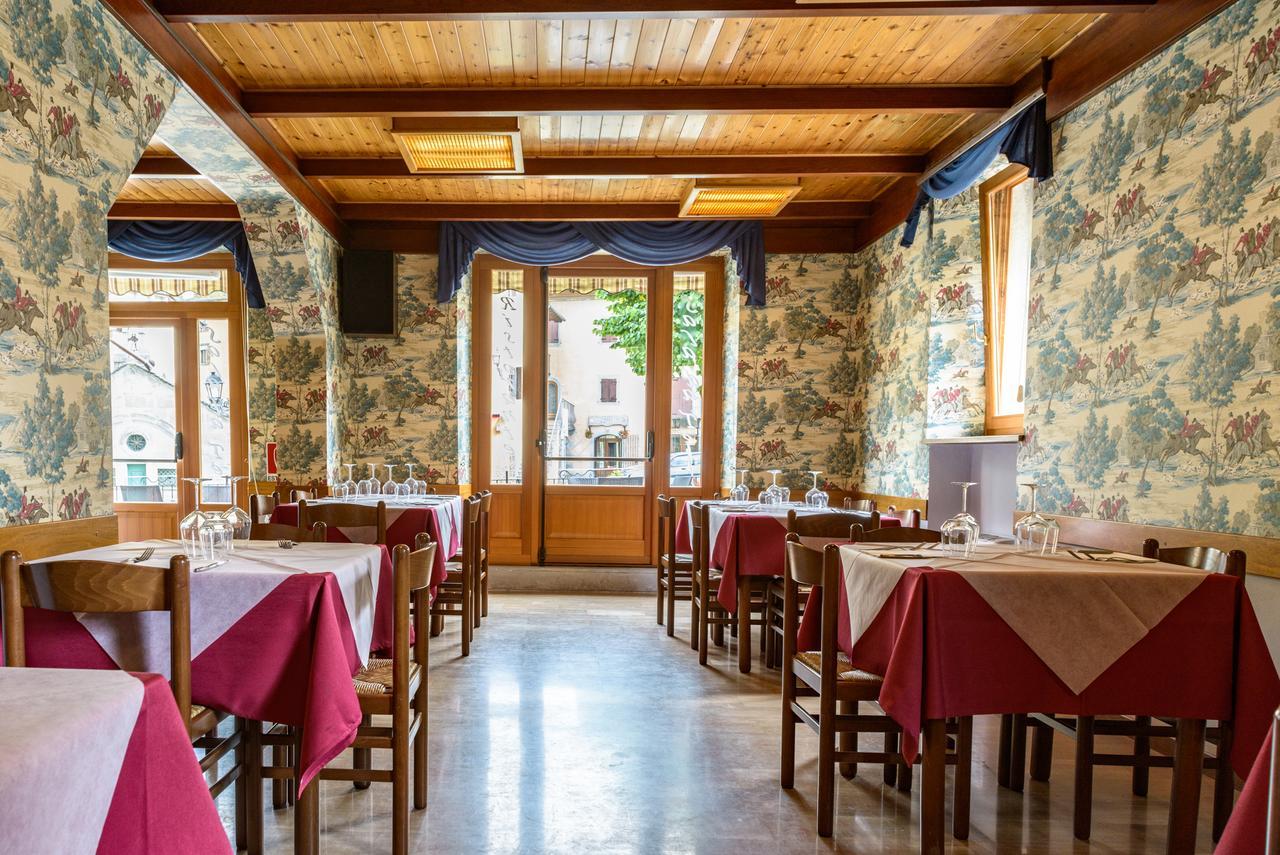 Hotel Appennino 菲乌马尔博 外观 照片