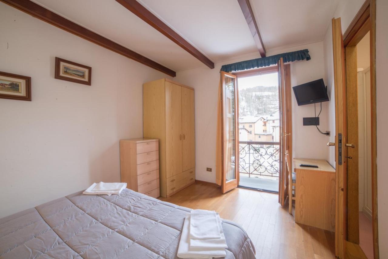 Hotel Appennino 菲乌马尔博 外观 照片