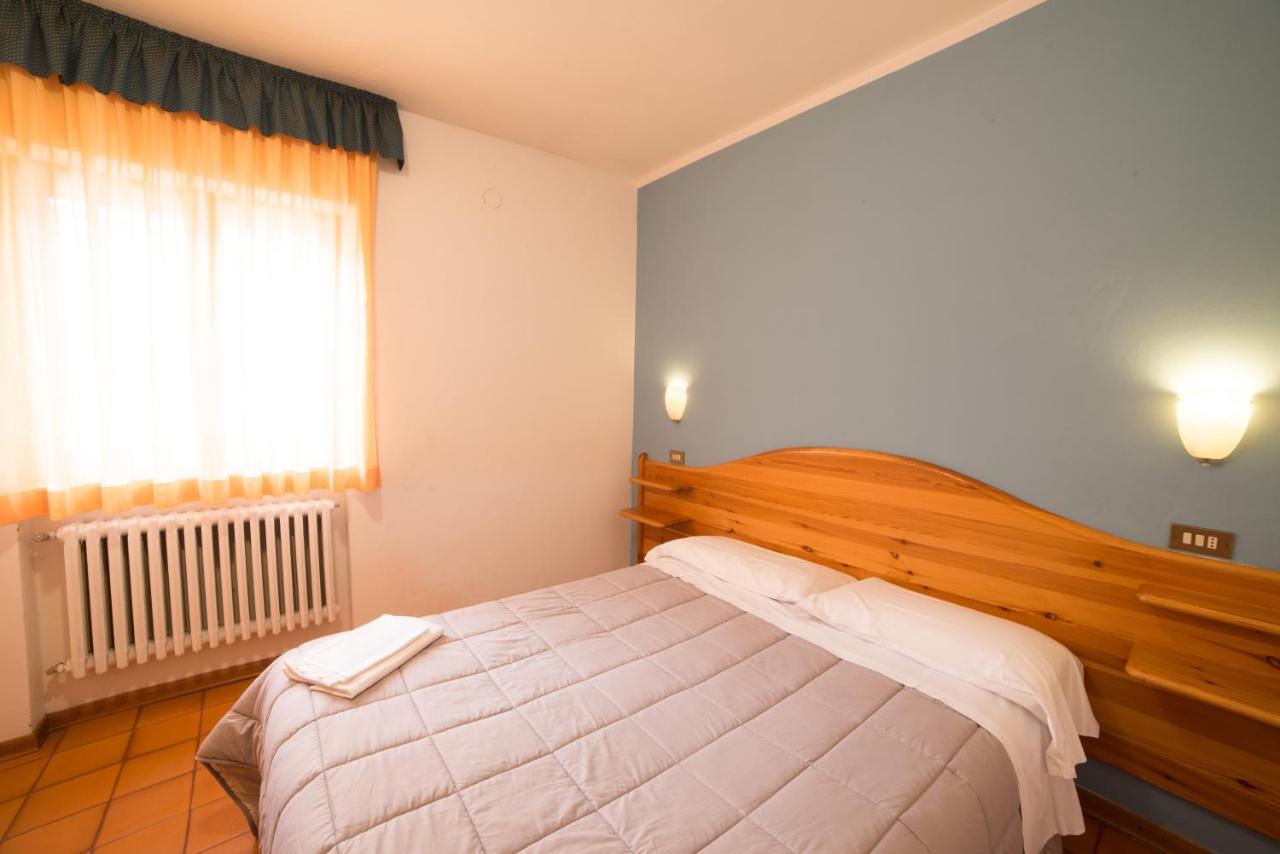 Hotel Appennino 菲乌马尔博 外观 照片