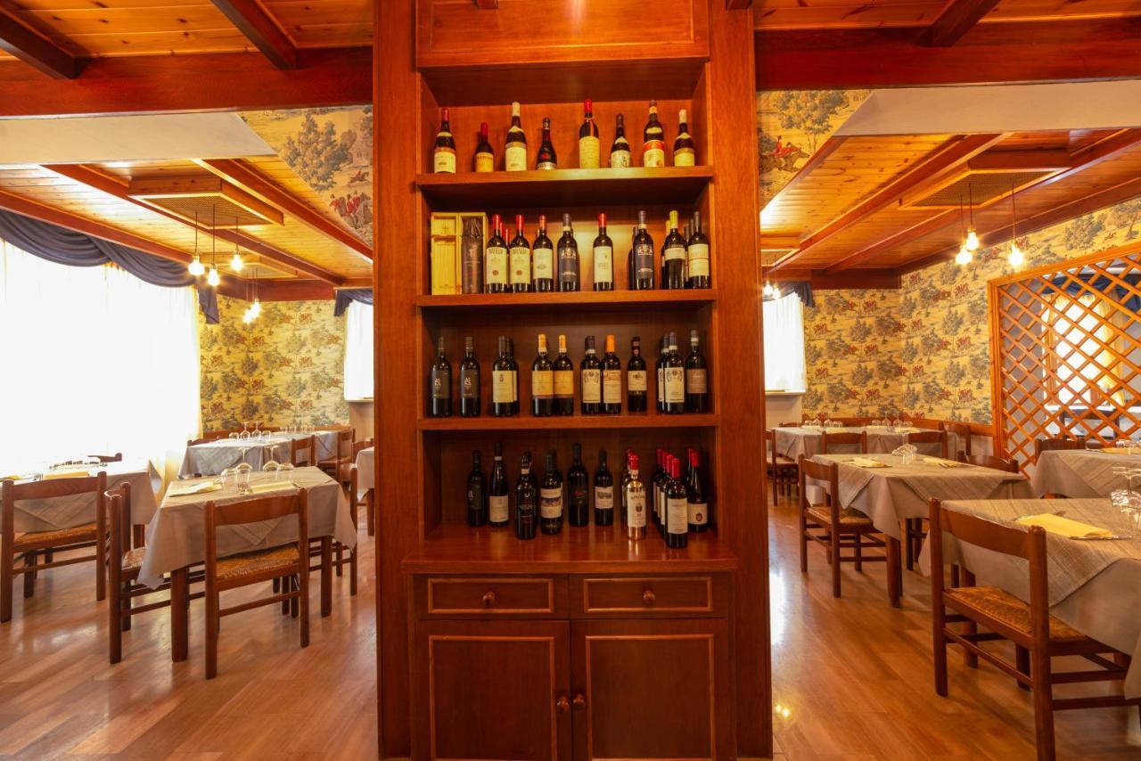 Hotel Appennino 菲乌马尔博 外观 照片