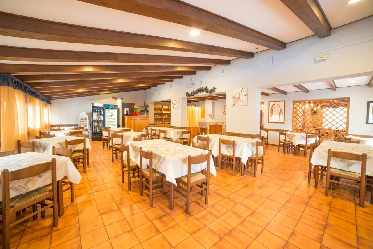 Hotel Appennino 菲乌马尔博 外观 照片