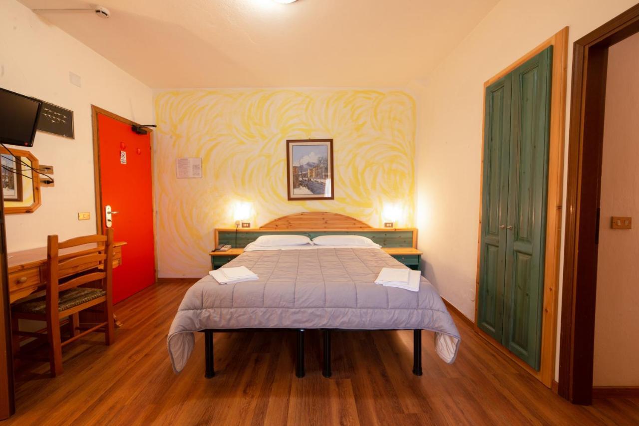 Hotel Appennino 菲乌马尔博 外观 照片