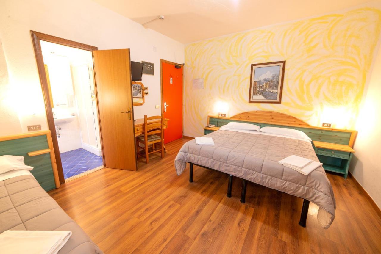 Hotel Appennino 菲乌马尔博 外观 照片